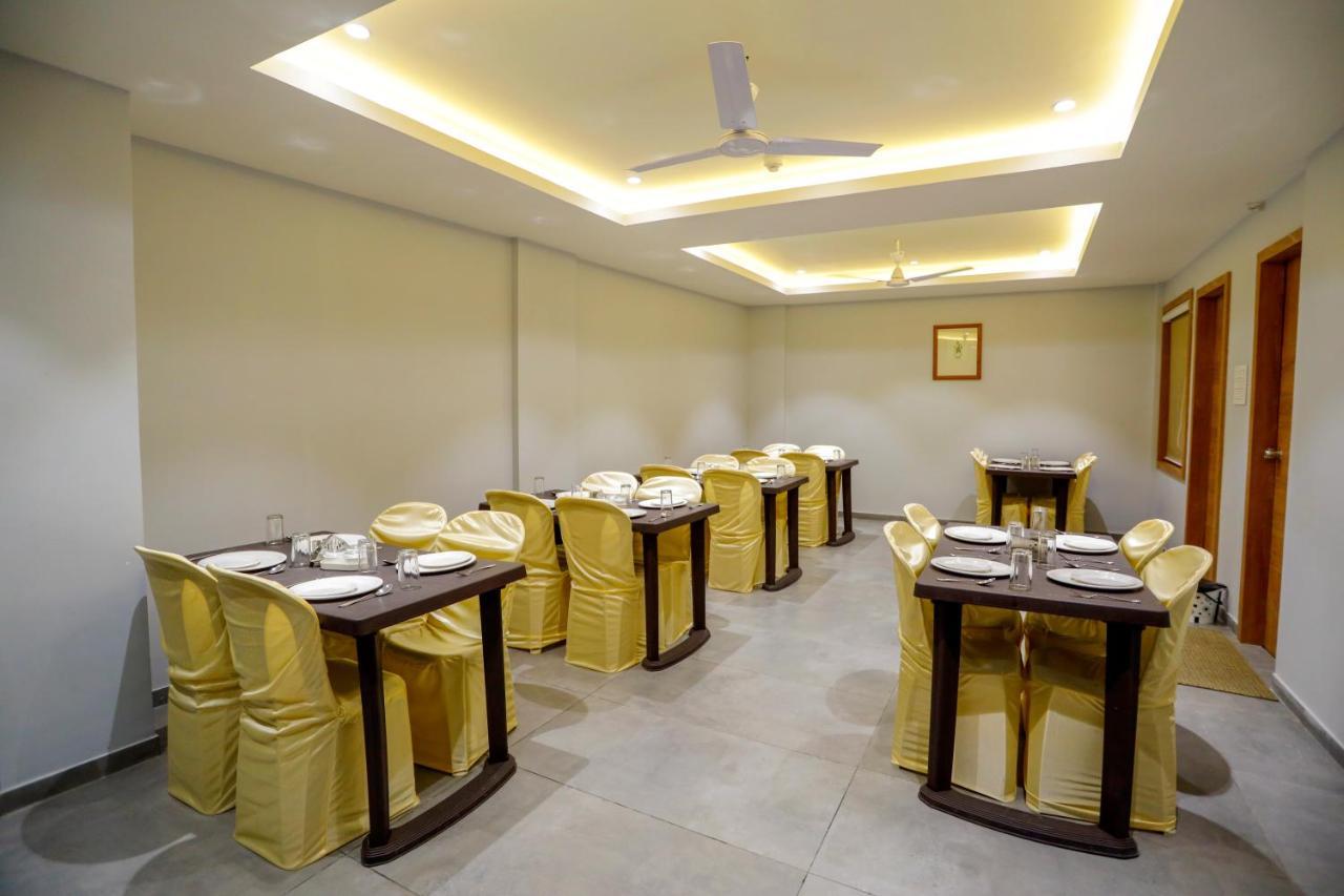 Hotel Om Сомнатх Экстерьер фото