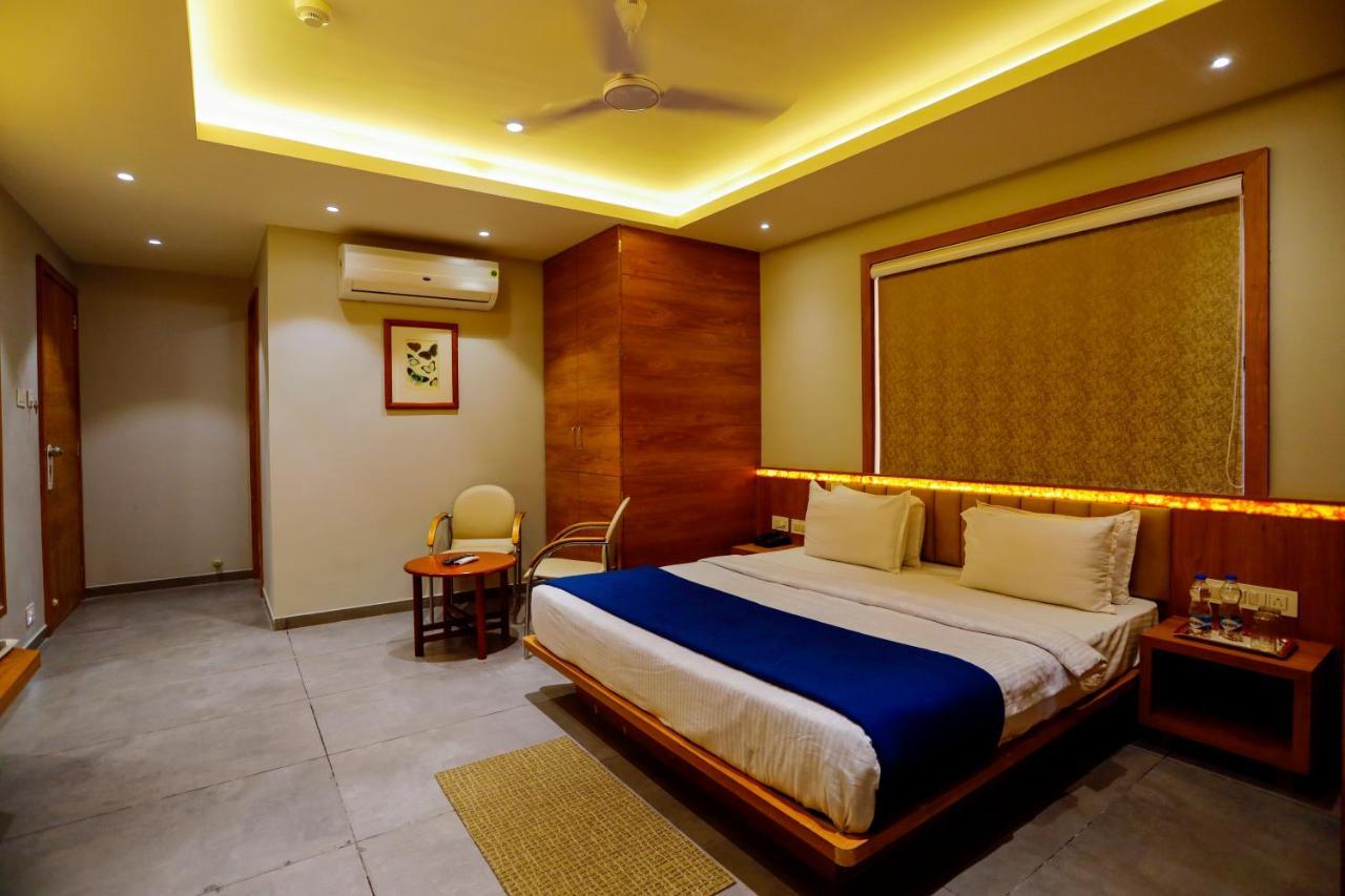 Hotel Om Сомнатх Экстерьер фото