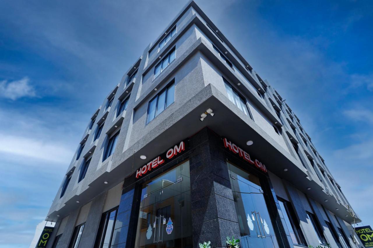 Hotel Om Сомнатх Экстерьер фото