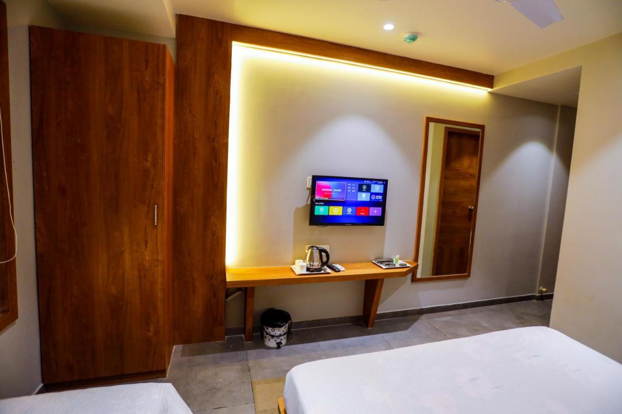 Hotel Om Сомнатх Экстерьер фото