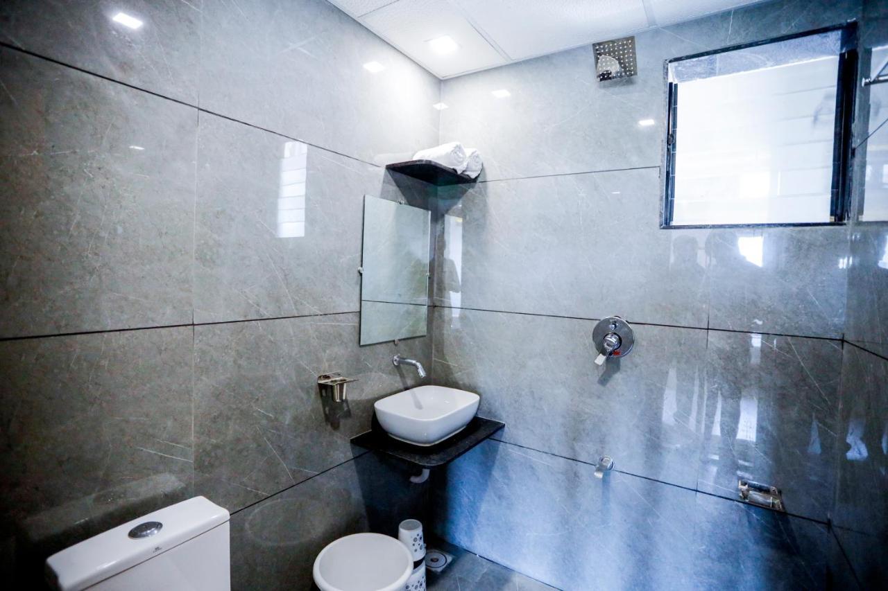 Hotel Om Сомнатх Экстерьер фото