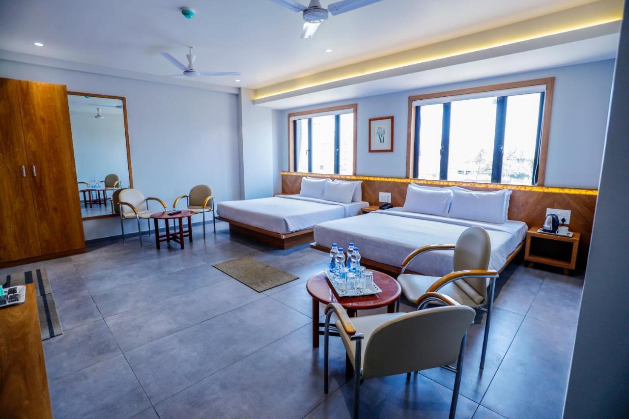 Hotel Om Сомнатх Экстерьер фото