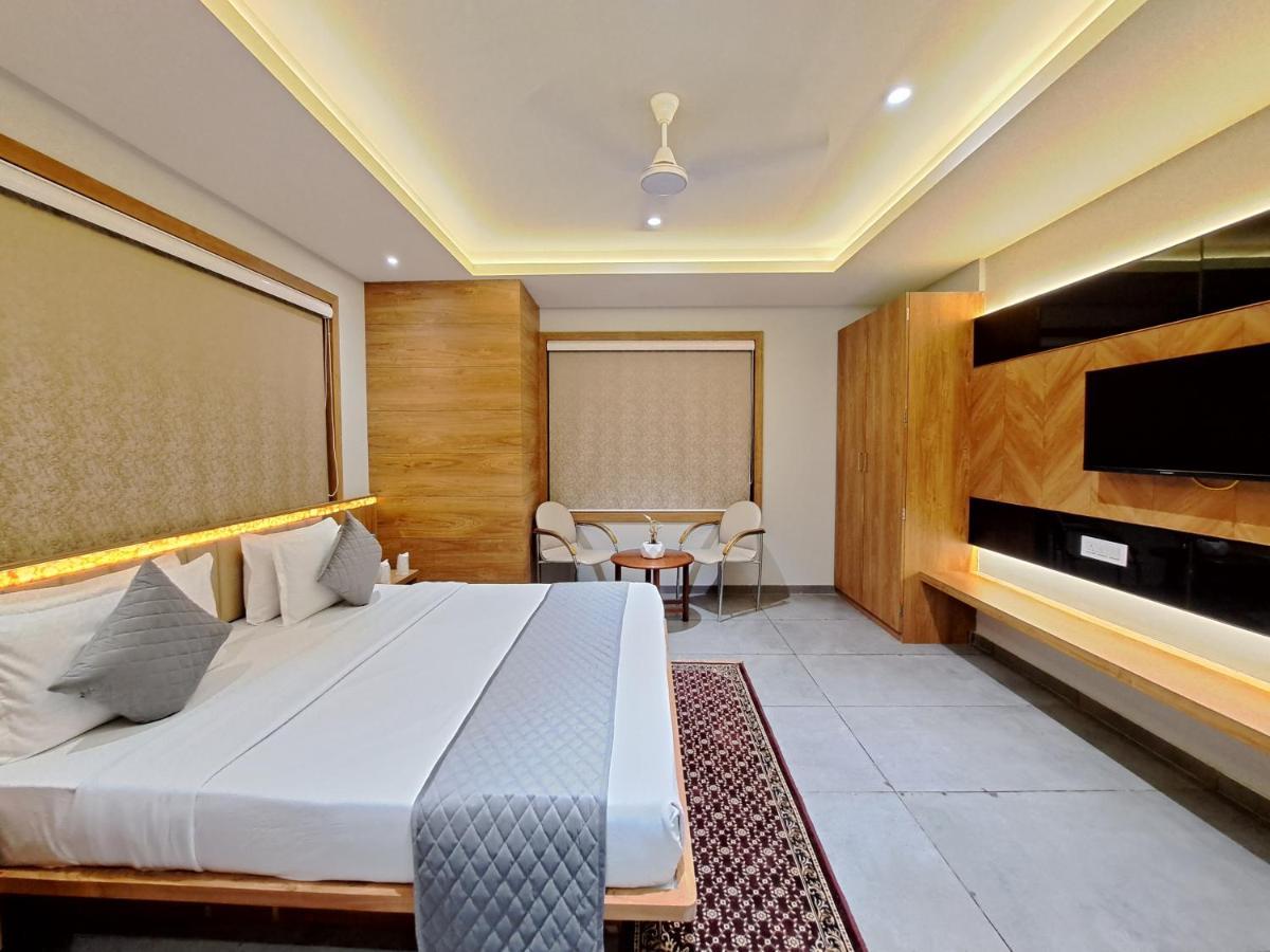 Hotel Om Сомнатх Экстерьер фото