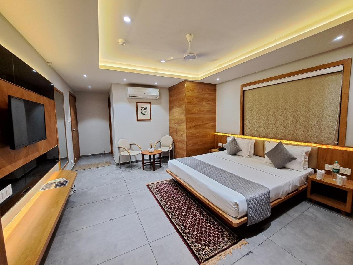 Hotel Om Сомнатх Экстерьер фото